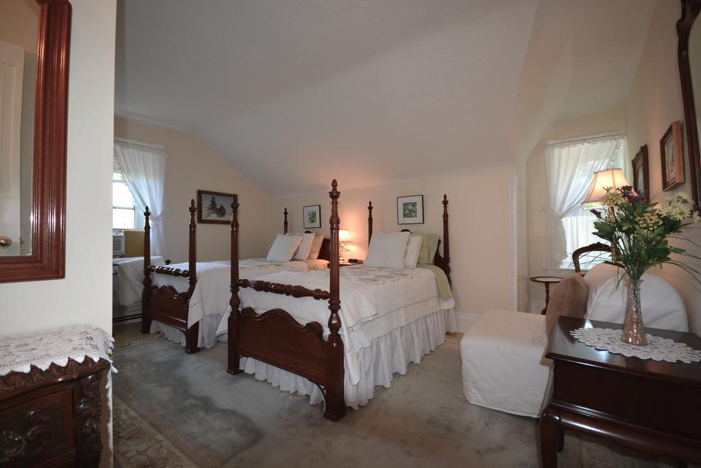 1842 Bed & Breakfast Saint Jacobs Room photo
