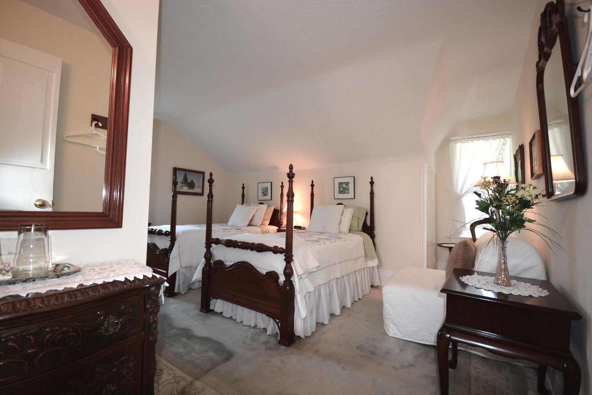 1842 Bed & Breakfast Saint Jacobs Exterior photo